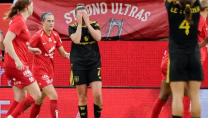 颇为尴尬，欧冠资格赛前曼联女足的部分球鞋在托运中丢失