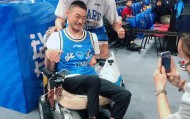 欧博官网-帮助残障球迷来主场看球，翟晓川：做力所能及的事是应该的