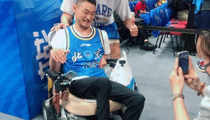 欧博官网-帮助残障球迷来主场看球，翟晓川：做力所能及的事是应该的